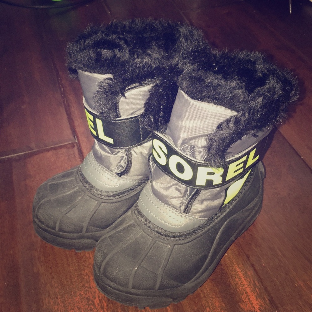 Toddler boy Sorel snow boots